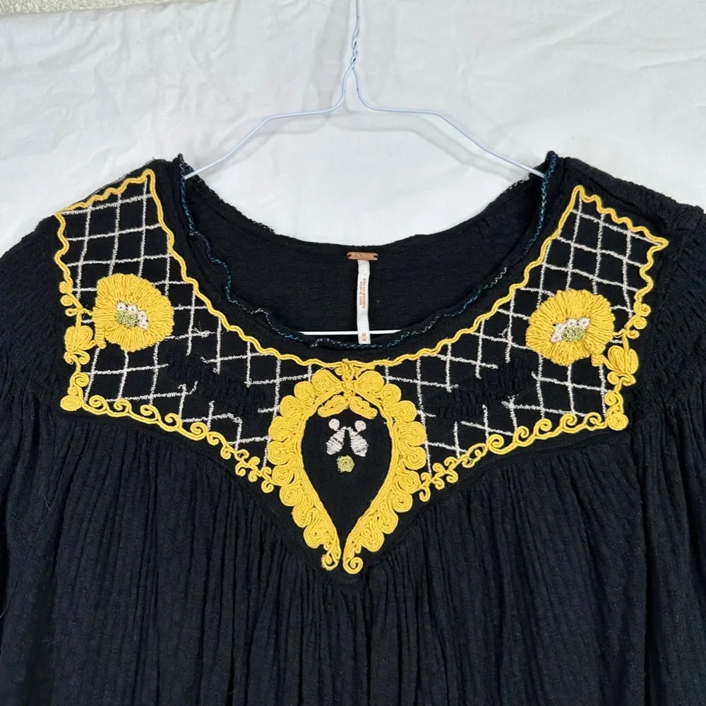 Free‎ People Begonia Black Embroidered Top M